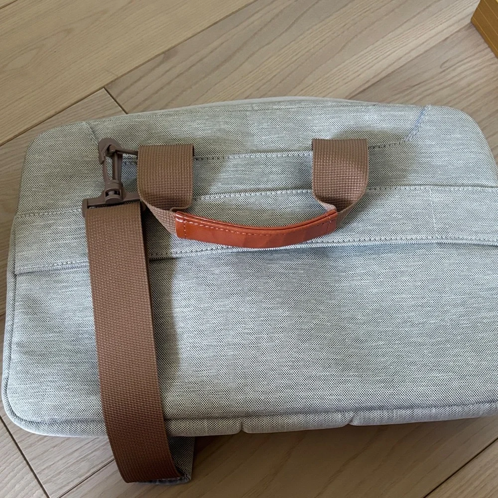 N/A light gray